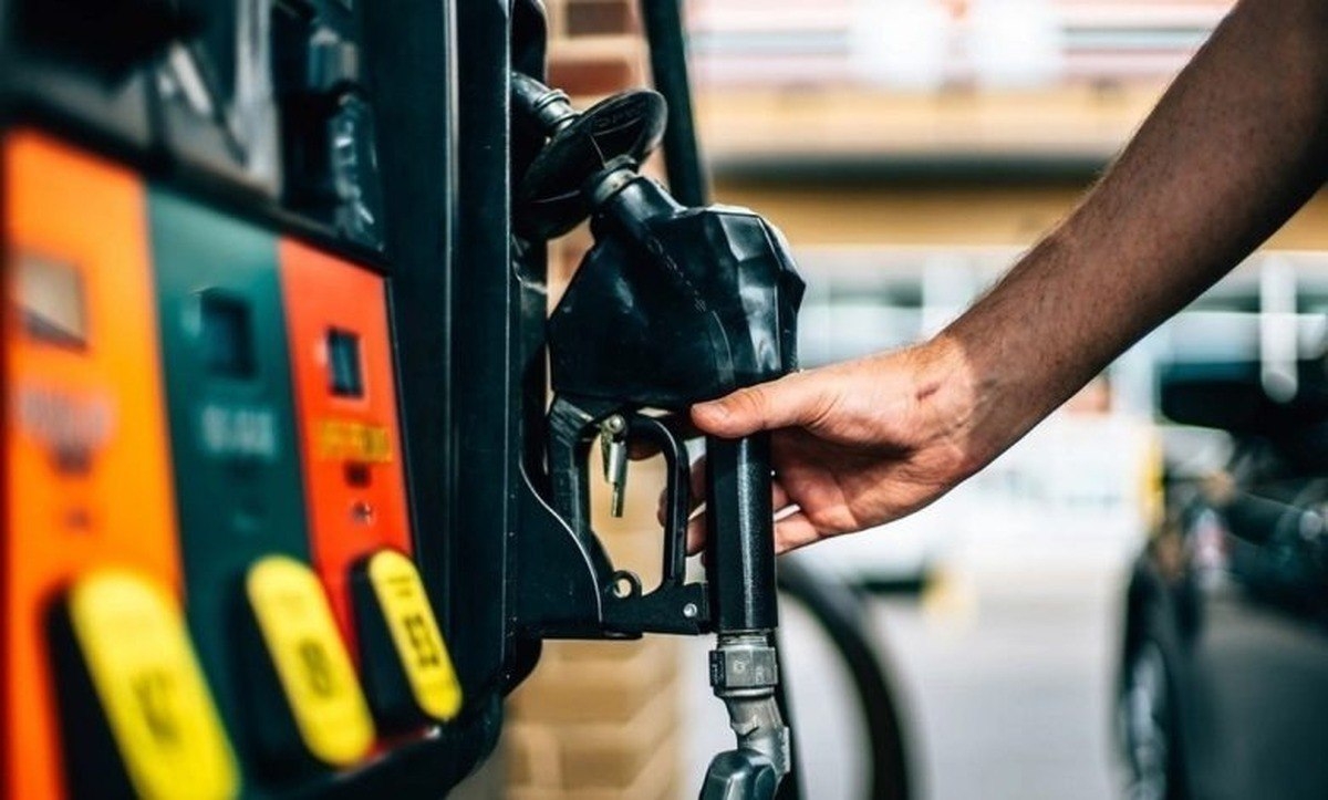 سهمیه‌های ۶۰ و ۱۰۰ لیتری بنزین بدون تغییر باقی می‌ماند
